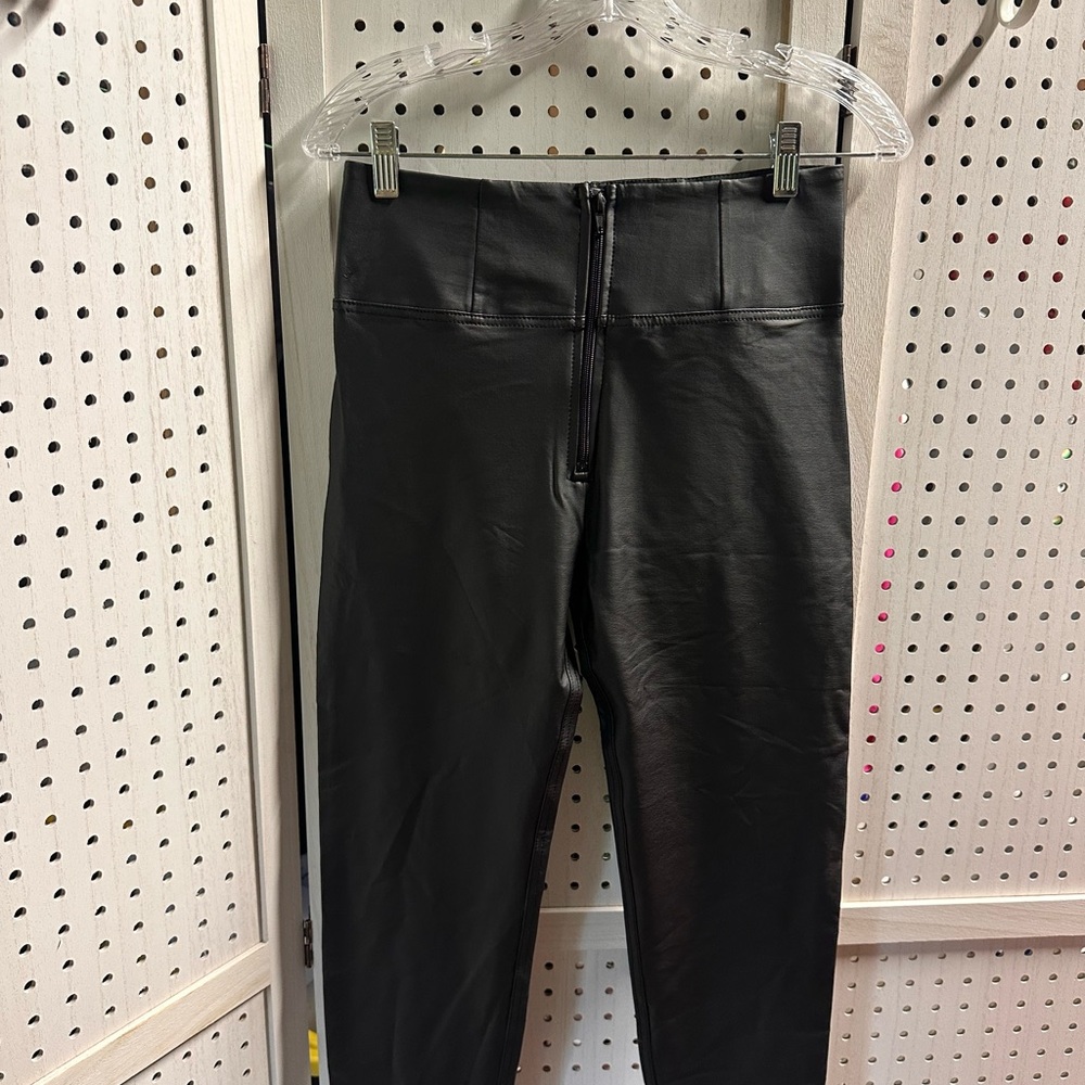 Black Women's Pants